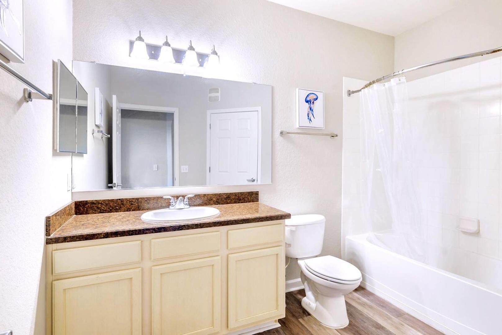 Cozy 2Br Condo - Private Balcony - Near Disney أورلاندو المظهر الخارجي الصورة