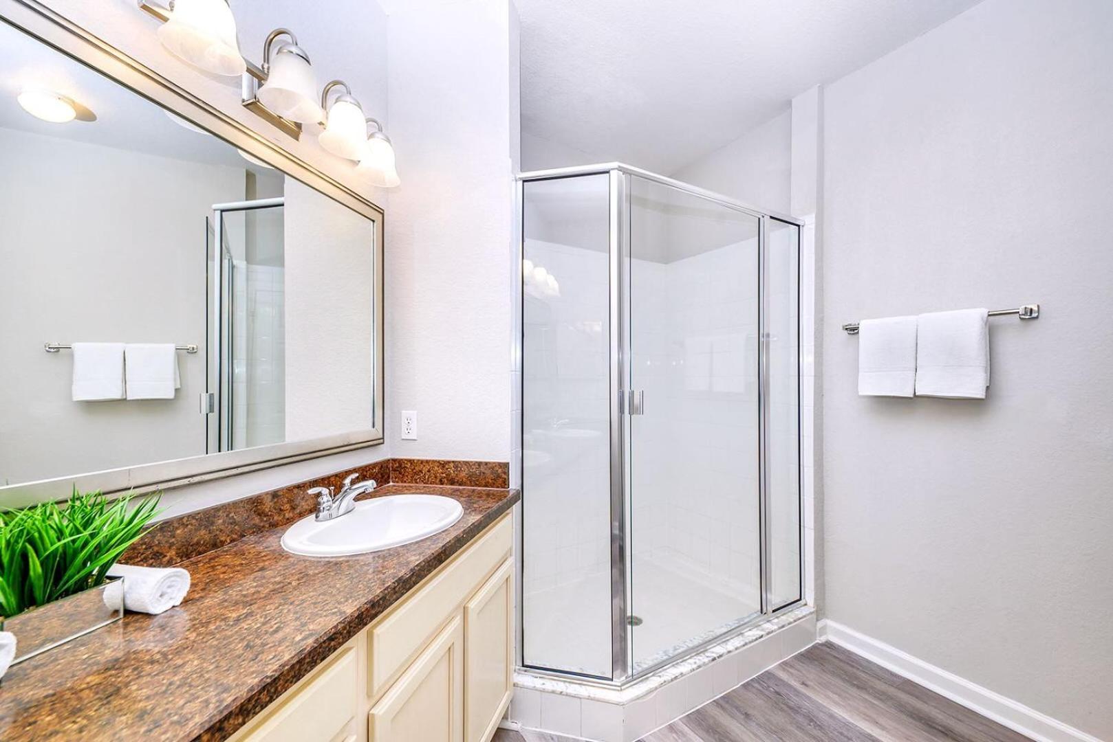 Cozy 2Br Condo - Private Balcony - Near Disney أورلاندو المظهر الخارجي الصورة
