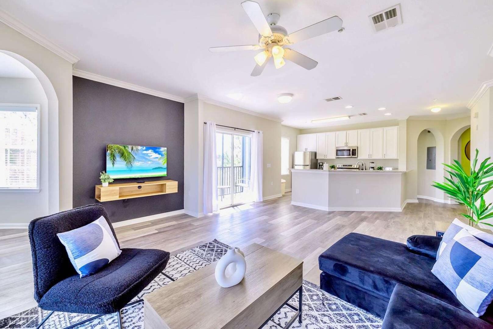 Cozy 2Br Condo - Private Balcony - Near Disney أورلاندو المظهر الخارجي الصورة
