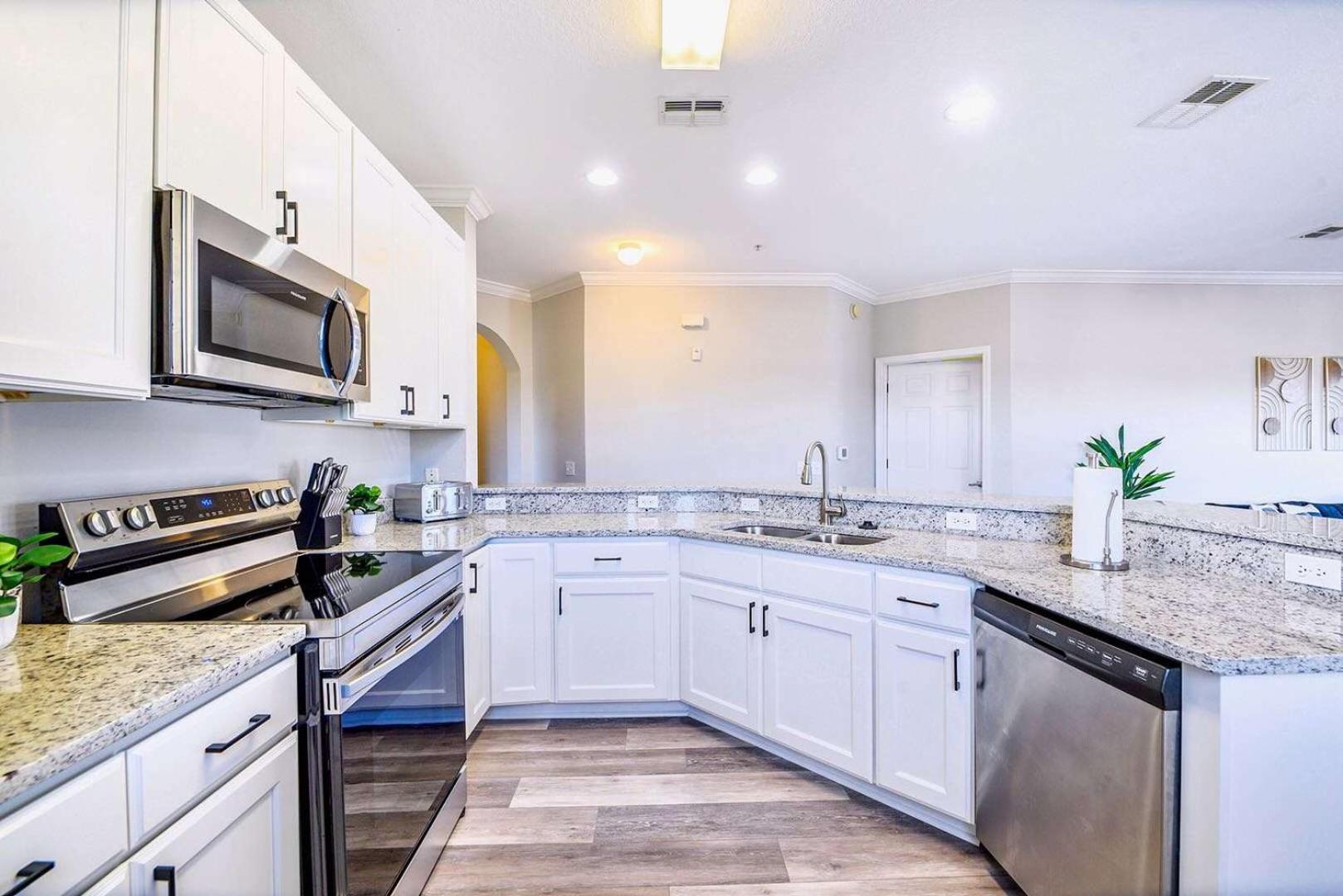 Cozy 2Br Condo - Private Balcony - Near Disney أورلاندو المظهر الخارجي الصورة